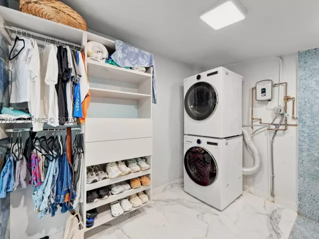 3-bedroom home for sale in Miami - 10125 SW 84th St - MondialRealty