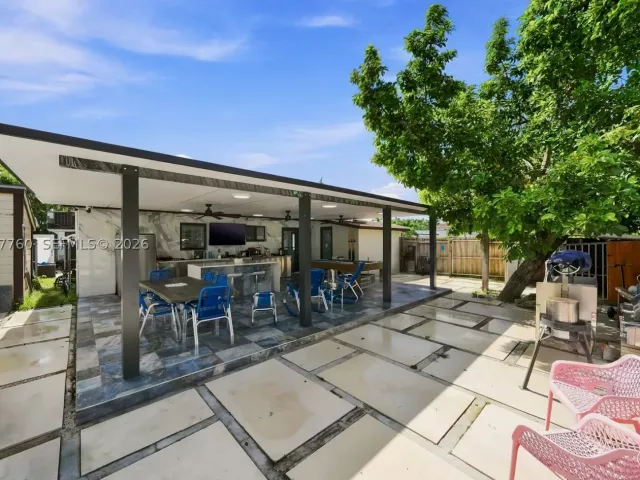 3-bedroom home for sale in Miami - 10125 SW 84th St - MondialRealty
