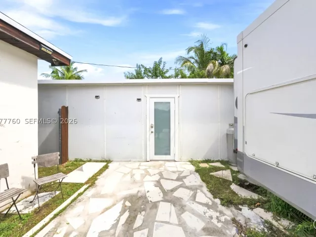 3-bedroom home for sale in Miami - 10125 SW 84th St - MondialRealty