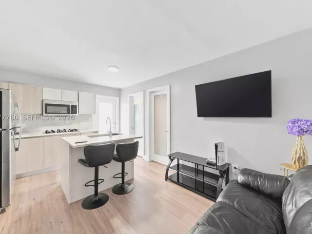 3-bedroom home for sale in Miami - 10125 SW 84th St - MondialRealty