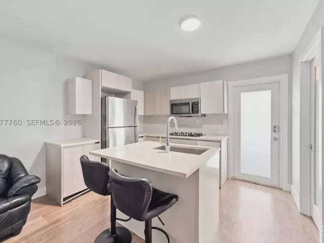 3-bedroom home for sale in Miami - 10125 SW 84th St - MondialRealty