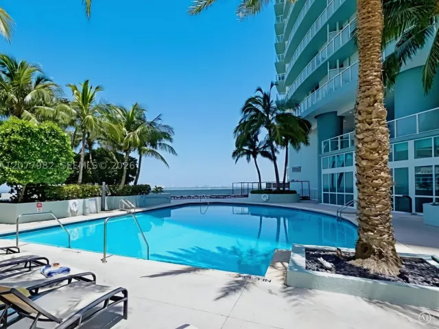 3-bedroom condo for rent in Miami - 1900 N Bayshore Dr 5004 - MondialRealty