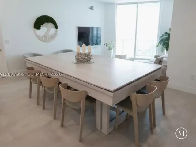 3-bedroom condo for rent in Miami - 1900 N Bayshore Dr 5004 - MondialRealty