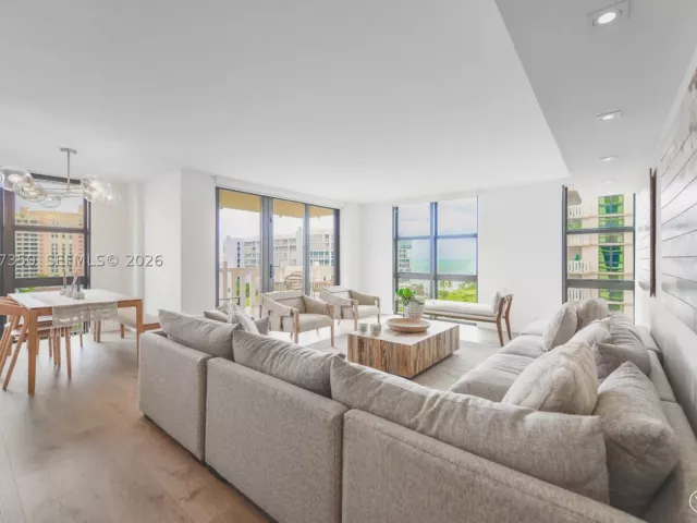 3-bedroom condo for rent in Key Biscayne - 1121 Crandon Blvd E702 - MondialRealty