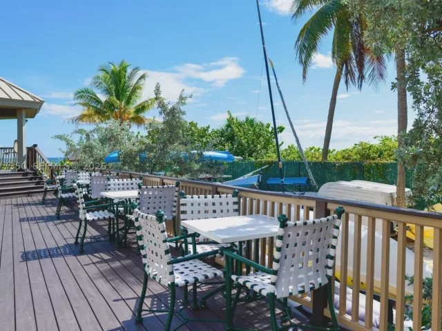 3-bedroom condo for rent in Key Biscayne - 1121 Crandon Blvd E702 - MondialRealty