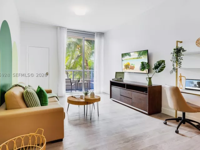 1-bedroom condo for sale in Hollywood - 777 N Ocean Dr N214 - MondialRealty