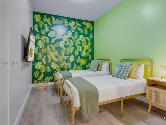 1-bedroom condo for sale in Hollywood - 777 N Ocean Dr N214 - MondialRealty
