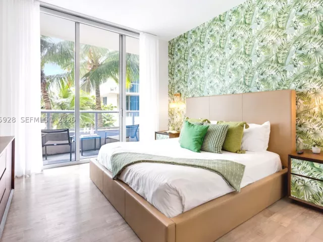 1-bedroom condo for sale in Hollywood - 777 N Ocean Dr N214 - MondialRealty