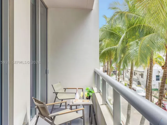 1-bedroom condo for sale in Hollywood - 777 N Ocean Dr N214 - MondialRealty