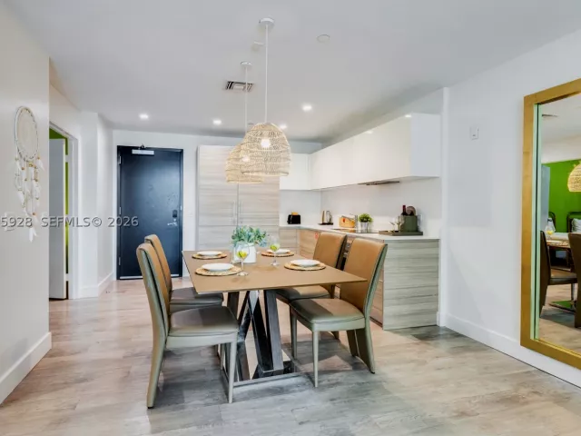 1-bedroom condo for sale in Hollywood - 777 N Ocean Dr N214 - MondialRealty