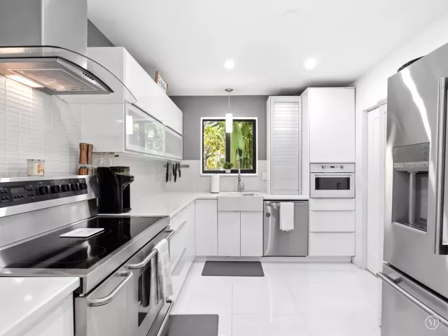 3-bedroom home for sale in Hollywood - 2860 MONROE Street - MondialRealty