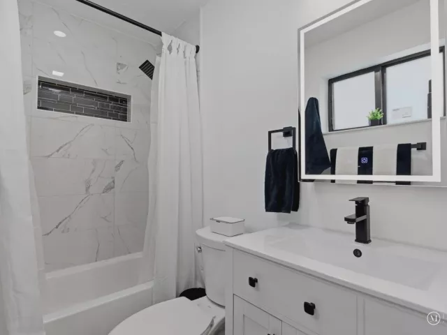 3-bedroom home for sale in Hollywood - 2860 MONROE Street - MondialRealty