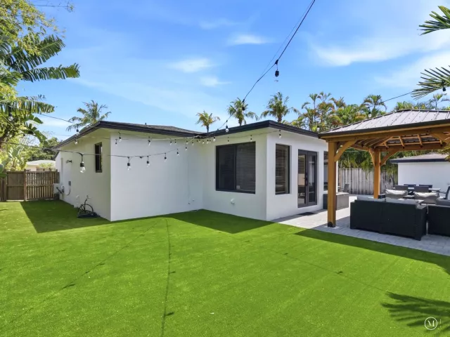 3-bedroom home for sale in Hollywood - 2860 MONROE Street - MondialRealty
