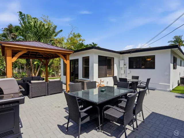 3-bedroom home for sale in Hollywood - 2860 MONROE Street - MondialRealty