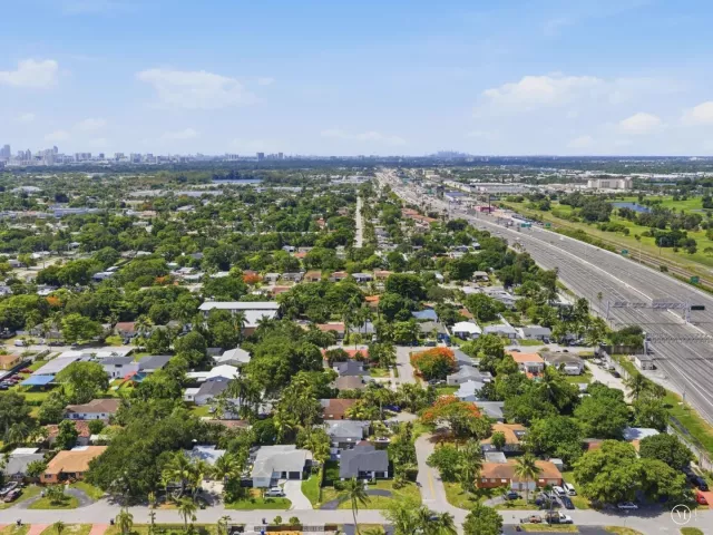 3-bedroom home for sale in Hollywood - 2860 MONROE Street - MondialRealty