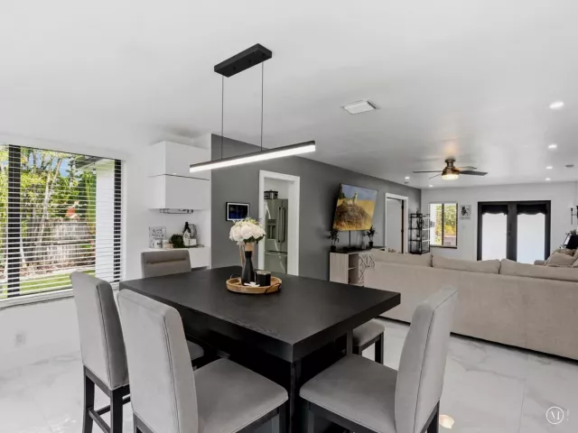 3-bedroom home for sale in Hollywood - 2860 MONROE Street - MondialRealty