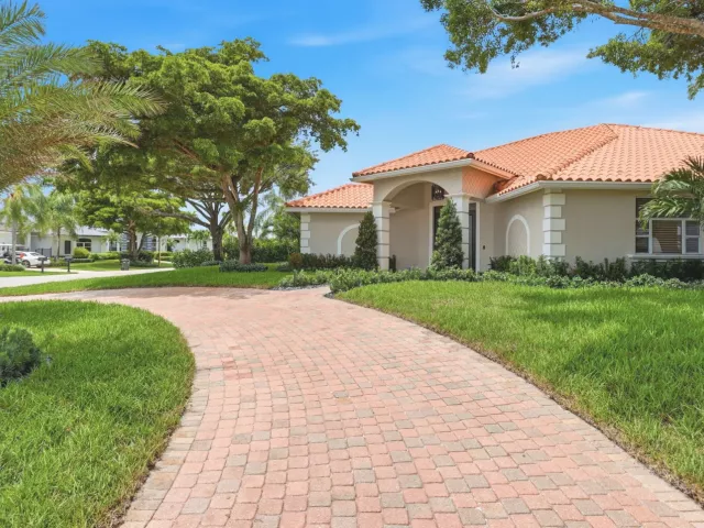 3-bedroom home for sale in Delray Beach - 950 Greensward Lane - MondialRealty