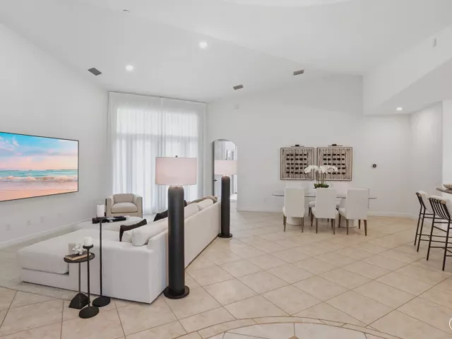 3-bedroom home for sale in Delray Beach - 950 Greensward Lane - MondialRealty