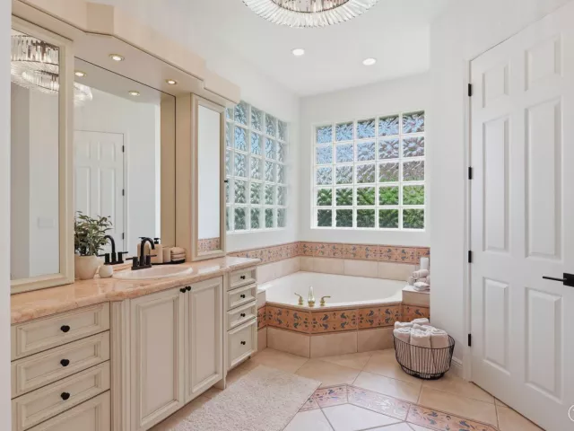 3-bedroom home for sale in Delray Beach - 950 Greensward Lane - MondialRealty