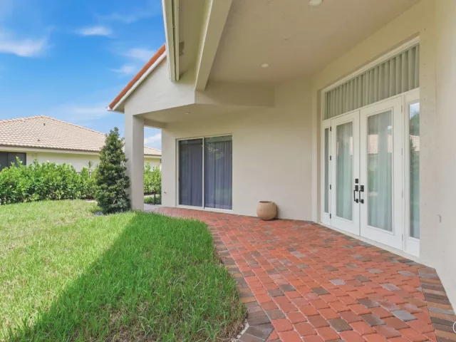 3-bedroom home for sale in Delray Beach - 950 Greensward Lane - MondialRealty