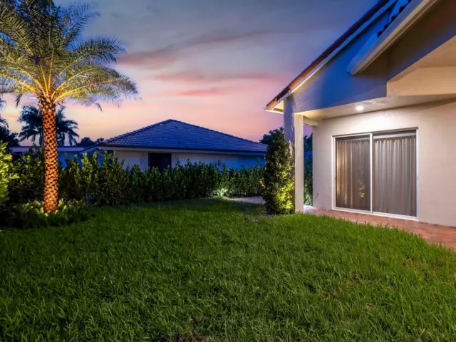 3-bedroom home for sale in Delray Beach - 950 Greensward Lane - MondialRealty