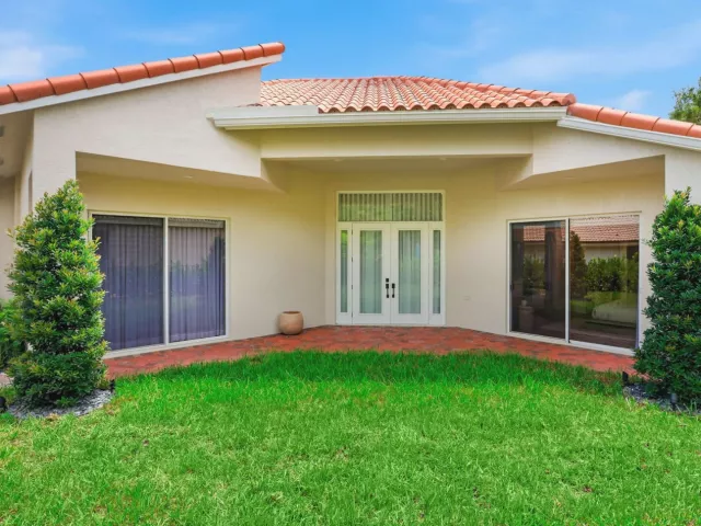 3-bedroom home for sale in Delray Beach - 950 Greensward Lane - MondialRealty