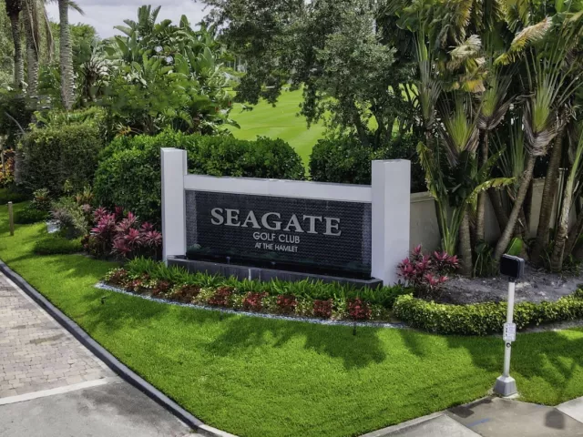 3-bedroom home for sale in Delray Beach - 950 Greensward Lane - MondialRealty