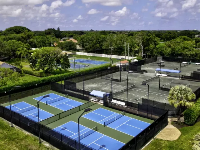 3-bedroom home for sale in Delray Beach - 950 Greensward Lane - MondialRealty
