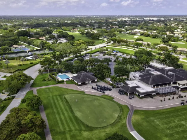 3-bedroom home for sale in Delray Beach - 950 Greensward Lane - MondialRealty