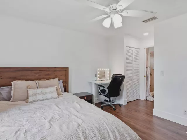 3-bedroom home for sale in West Palm Beach - 944 Dickens Place - MondialRealty
