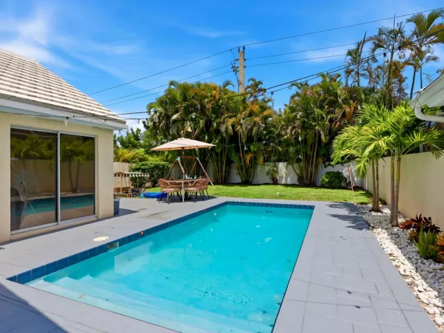 3-bedroom home for sale in West Palm Beach - 944 Dickens Place - MondialRealty
