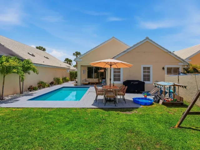 3-bedroom home for sale in West Palm Beach - 944 Dickens Place - MondialRealty