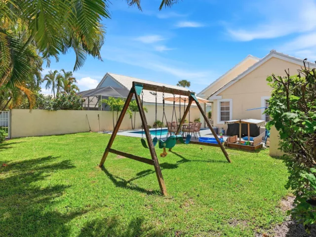 3-bedroom home for sale in West Palm Beach - 944 Dickens Place - MondialRealty