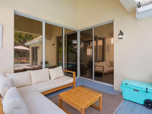 3-bedroom home for sale in West Palm Beach - 944 Dickens Place - MondialRealty