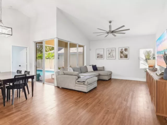 3-bedroom home for sale in West Palm Beach - 944 Dickens Place - MondialRealty