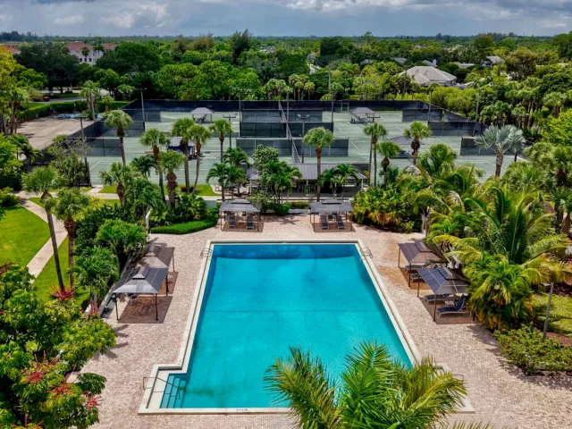 3-bedroom home for sale in West Palm Beach - 944 Dickens Place - MondialRealty