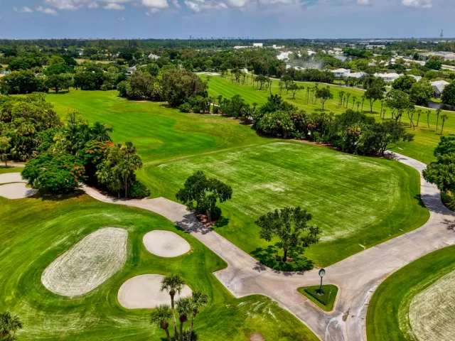 3-bedroom home for sale in West Palm Beach - 944 Dickens Place - MondialRealty