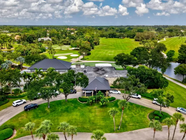 3-bedroom home for sale in West Palm Beach - 944 Dickens Place - MondialRealty