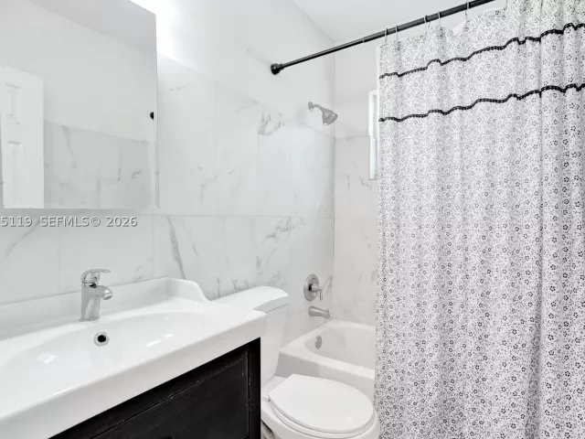 4-bedroom home for sale in Hollywood - 2701 Garfield St - MondialRealty