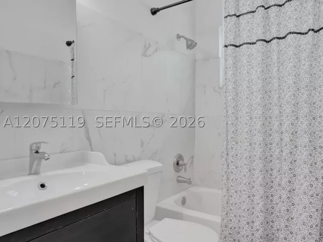 4-bedroom home for sale in Hollywood - 2701 Garfield St - MondialRealty