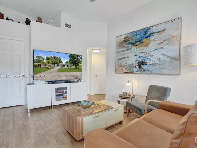 4-bedroom home for sale in Hollywood - 2701 Garfield St - MondialRealty
