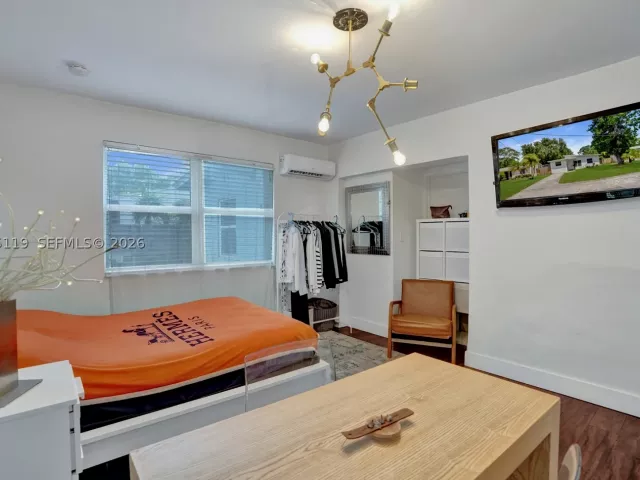 4-bedroom home for sale in Hollywood - 2701 Garfield St - MondialRealty