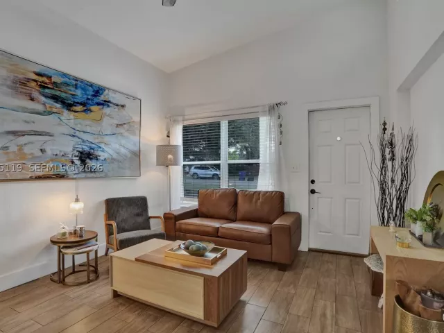 4-bedroom home for sale in Hollywood - 2701 Garfield St - MondialRealty