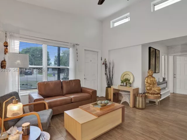 4-bedroom home for sale in Hollywood - 2701 Garfield St - MondialRealty