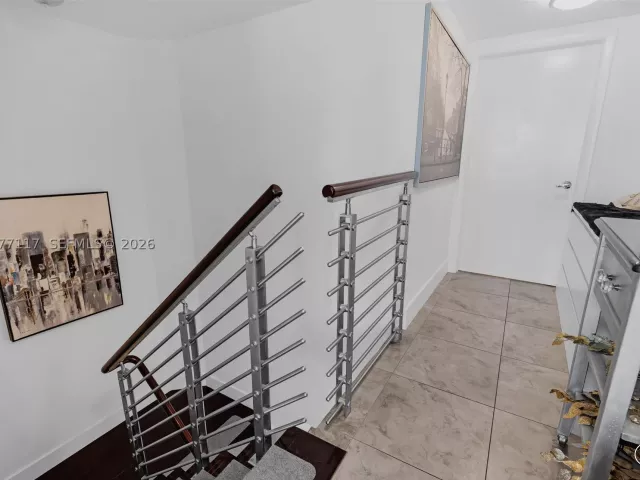 2-bedroom condo for rent in Miami - 41 SE 5th St 807 - MondialRealty