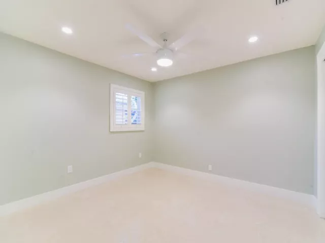 3-bedroom home for rent in Boca Raton - 709 W Royal Palm Road - MondialRealty