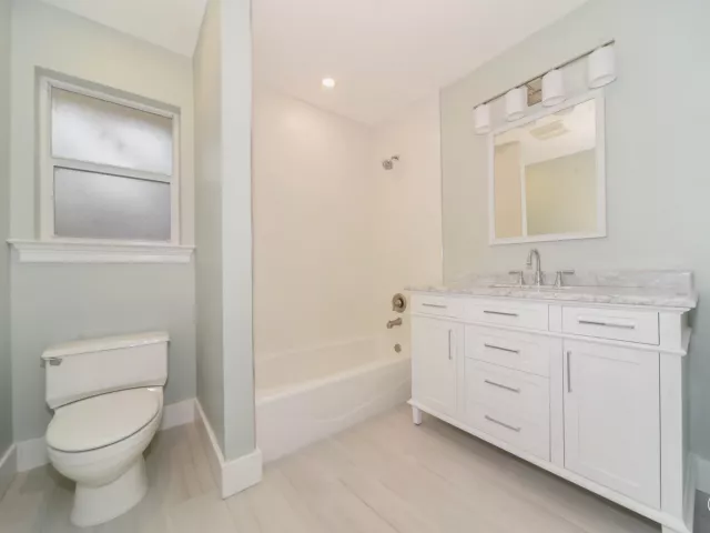 3-bedroom home for rent in Boca Raton - 709 W Royal Palm Road - MondialRealty