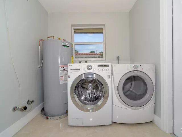 3-bedroom home for rent in Boca Raton - 709 W Royal Palm Road - MondialRealty