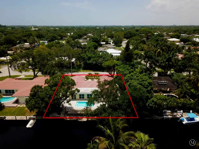 3-bedroom home for rent in Boca Raton - 709 W Royal Palm Road - MondialRealty