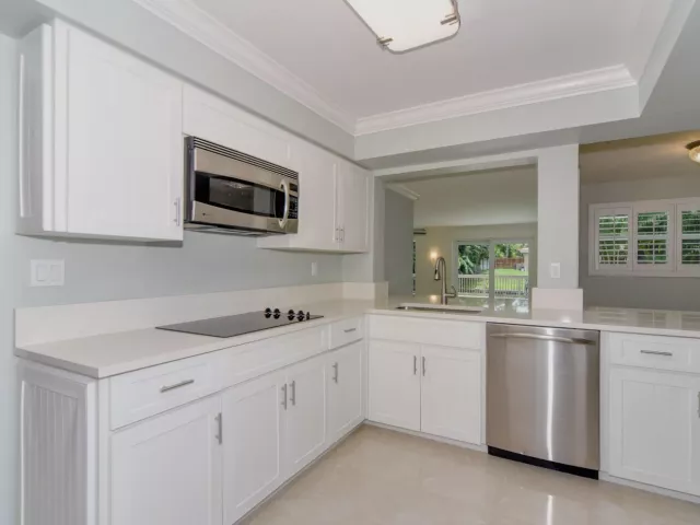3-bedroom home for rent in Boca Raton - 709 W Royal Palm Road - MondialRealty